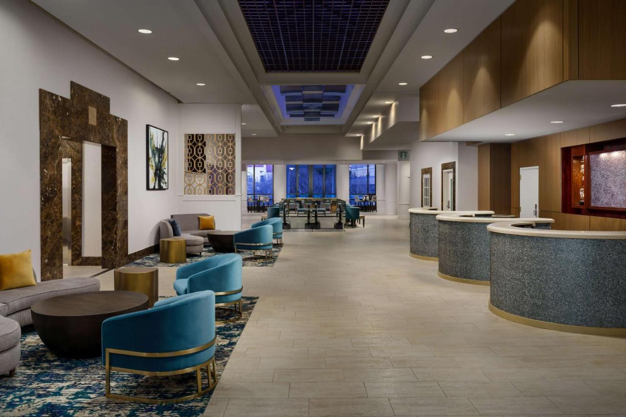 Hilton Charlotte University Place Экстерьер фото