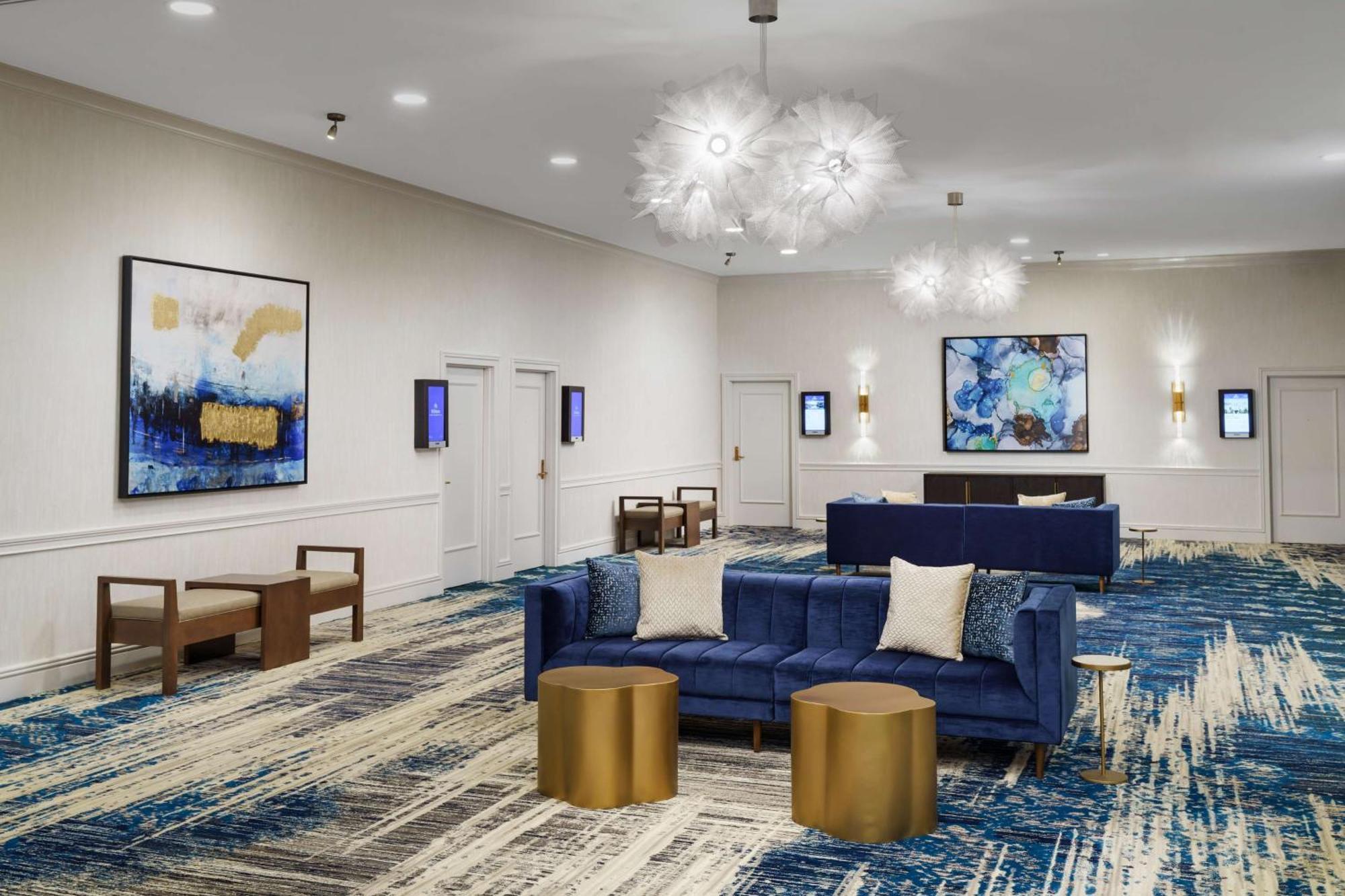Hilton Charlotte University Place Экстерьер фото