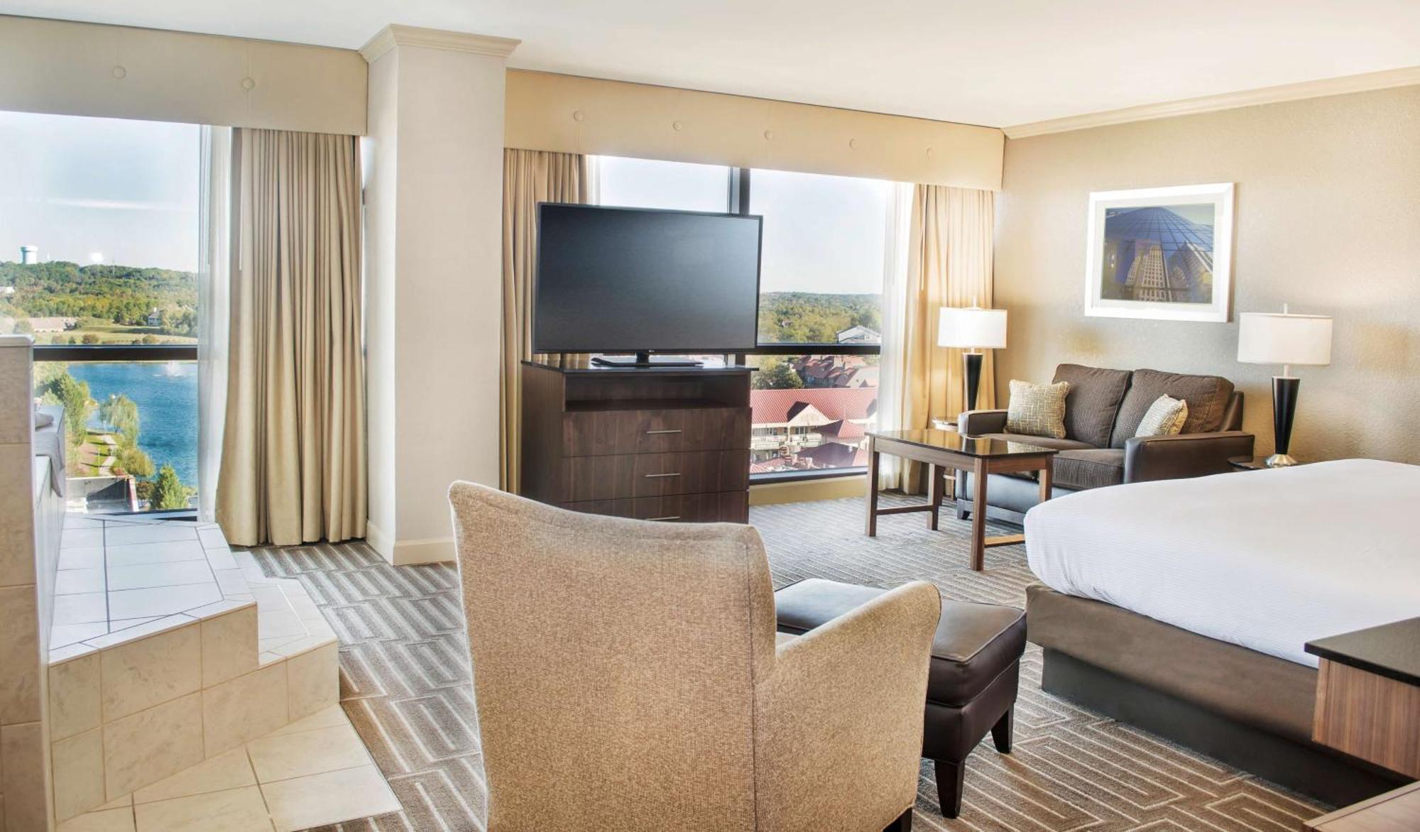 Hilton Charlotte University Place Экстерьер фото