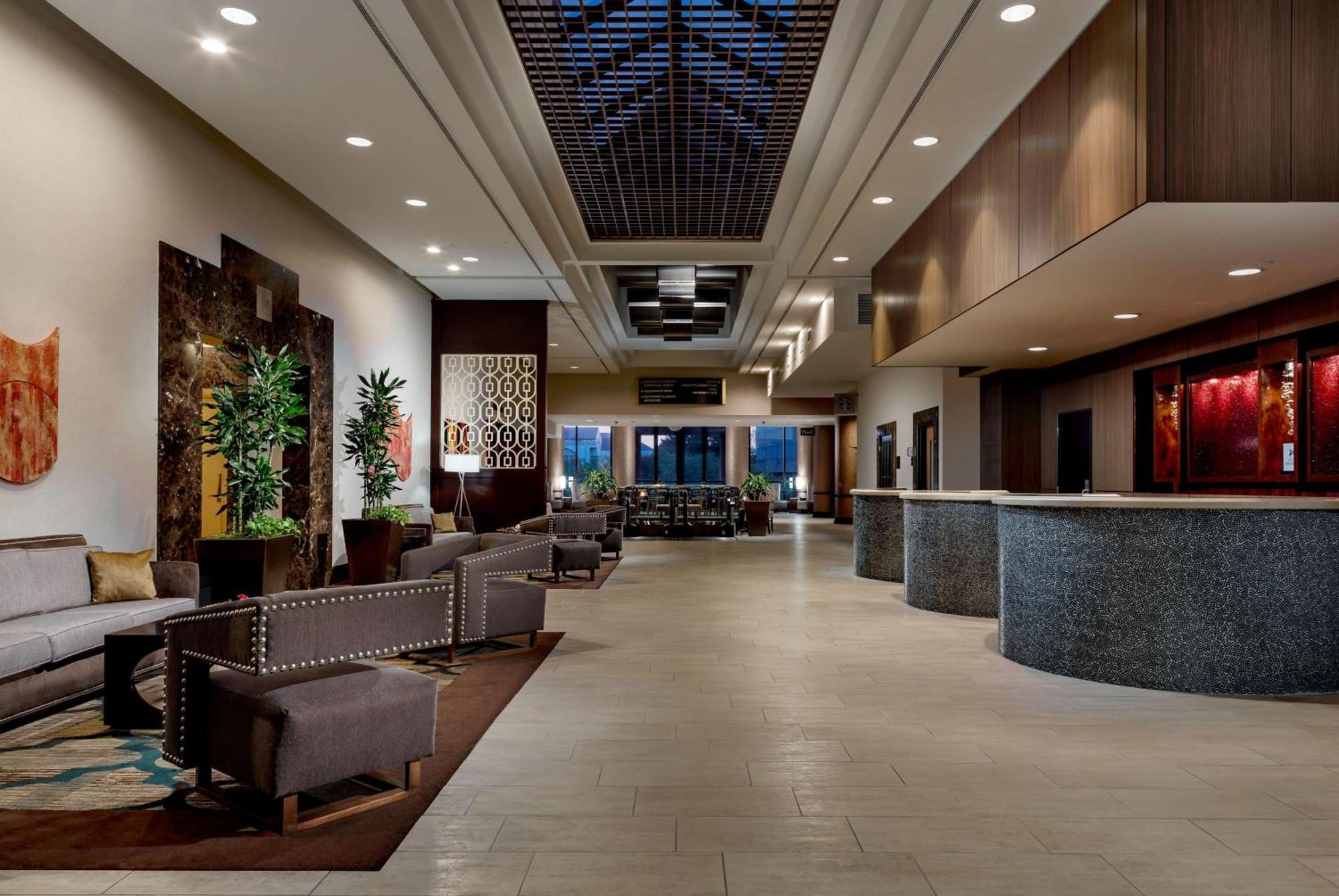 Hilton Charlotte University Place Экстерьер фото