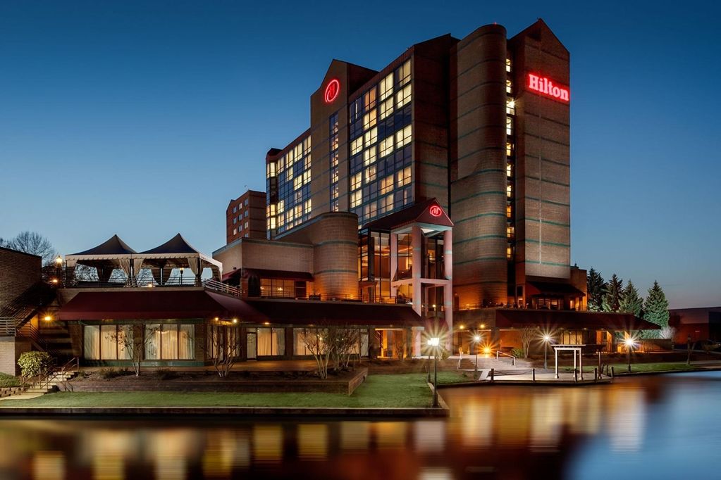 Hilton Charlotte University Place Экстерьер фото