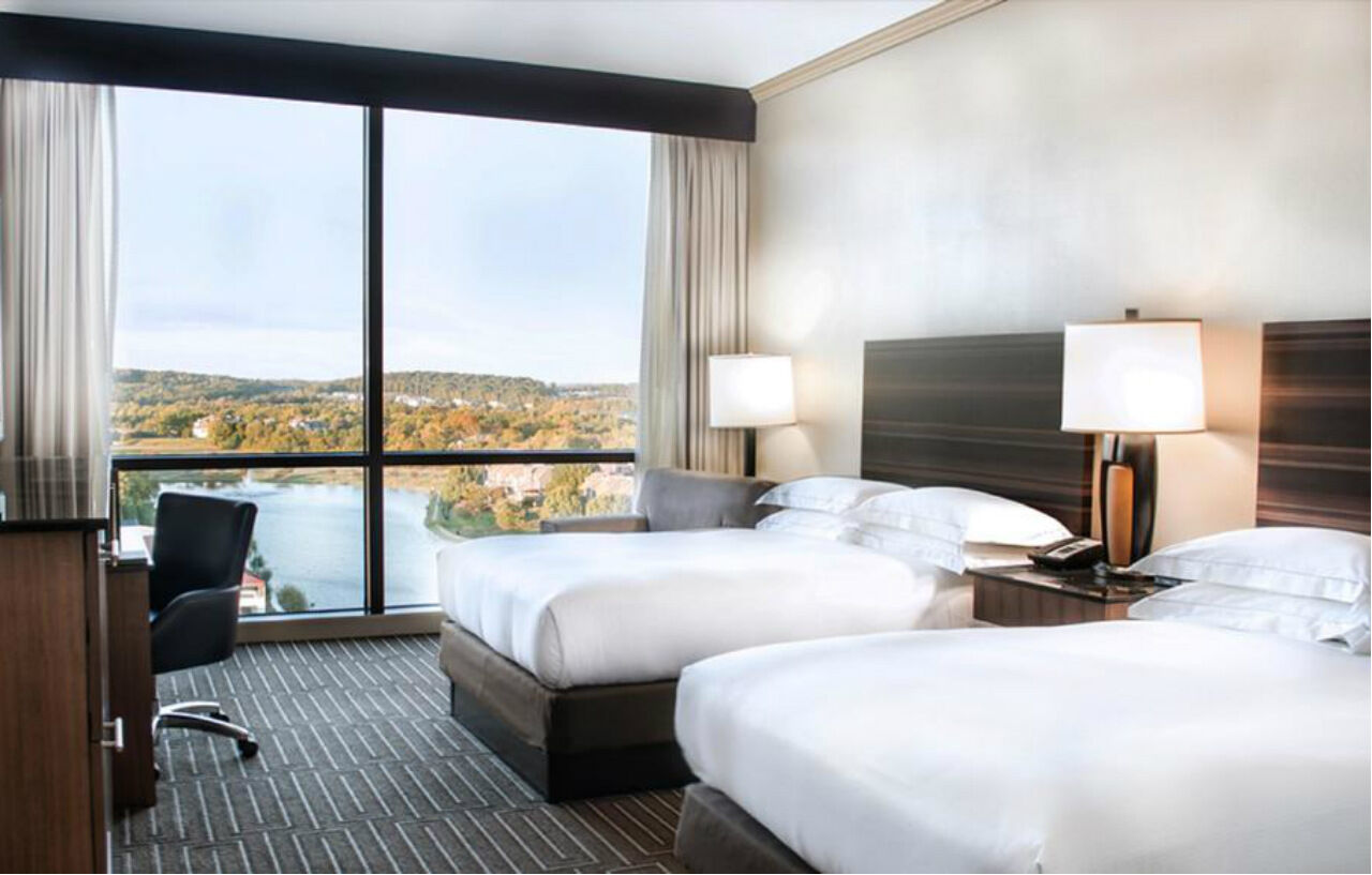 Hilton Charlotte University Place Экстерьер фото